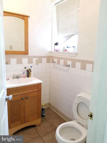 1704 W DIAMOND ST, Philadelphia, PA 19121