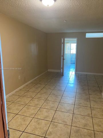 3710 NW 21st St 305, Lauderdale Lakes, FL 33311