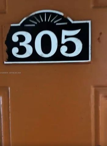 3710 NW 21st St 305, Lauderdale Lakes, FL 33311