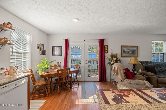 717 Shaw St, Clinton, TN 37716