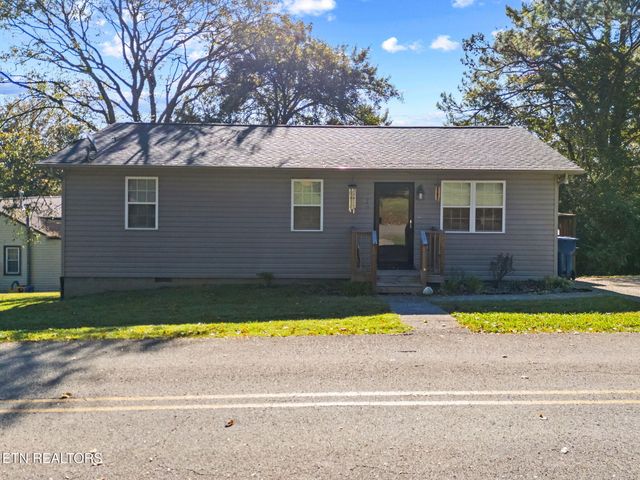 717 Shaw St, Clinton, TN 37716