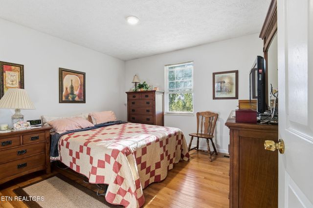 717 Shaw St, Clinton, TN 37716