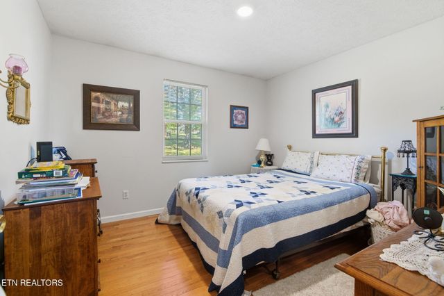717 Shaw St, Clinton, TN 37716