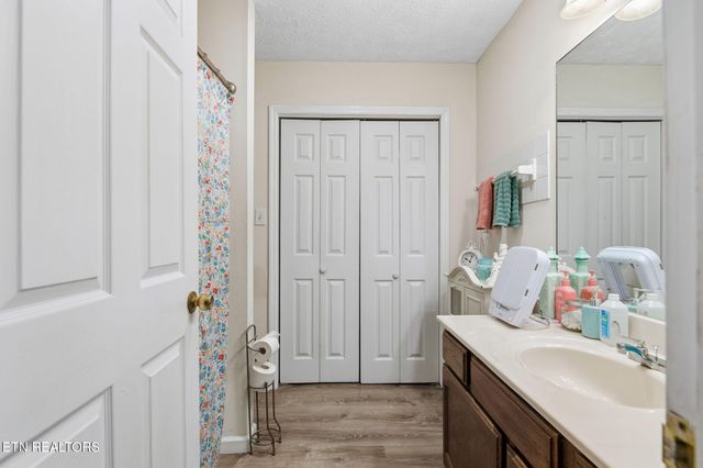 717 Shaw St, Clinton, TN 37716