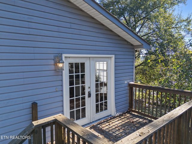 717 Shaw St, Clinton, TN 37716