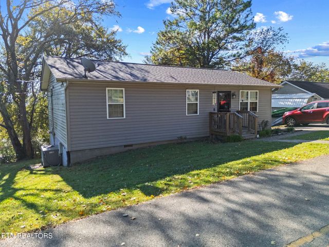 717 Shaw St, Clinton, TN 37716