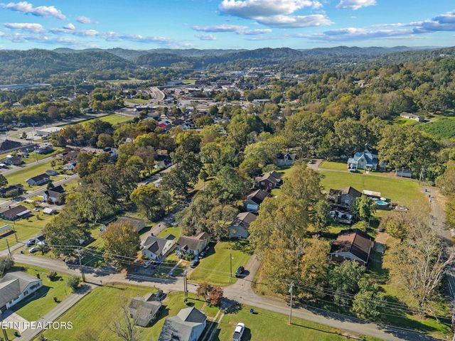 717 Shaw St, Clinton, TN 37716