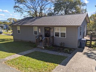 717 Shaw St, Clinton, TN 37716