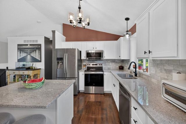 600 4th Street NE, Byron, MN 55920