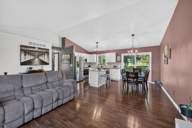 600 4th Street NE, Byron, MN 55920