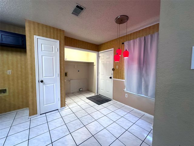 2318 Crystal Creek Lane, Garland, TX 75040