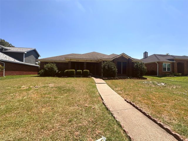 2318 Crystal Creek Lane, Garland, TX 75040