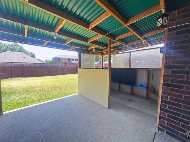 2318 Crystal Creek Lane, Garland, TX 75040