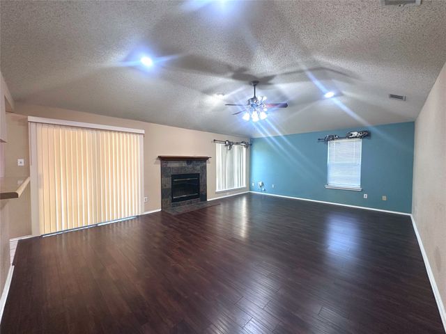 2318 Crystal Creek Lane, Garland, TX 75040