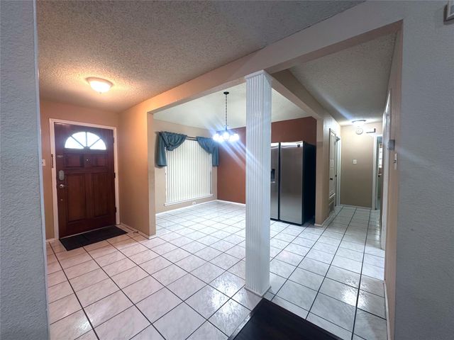 2318 Crystal Creek Lane, Garland, TX 75040