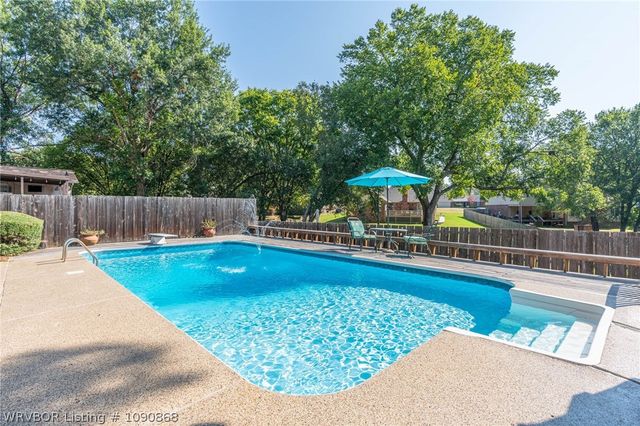 5523 S 92nd Street, Fort Smith, AR 72903