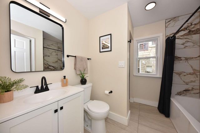 4044 N 44th STREET, Milwaukee, WI 53216