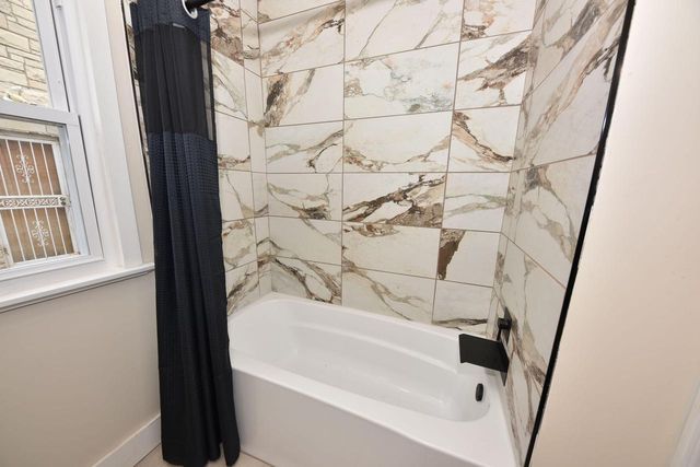 4044 N 44th STREET, Milwaukee, WI 53216