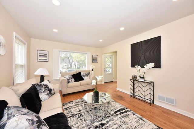 4044 N 44th STREET, Milwaukee, WI 53216