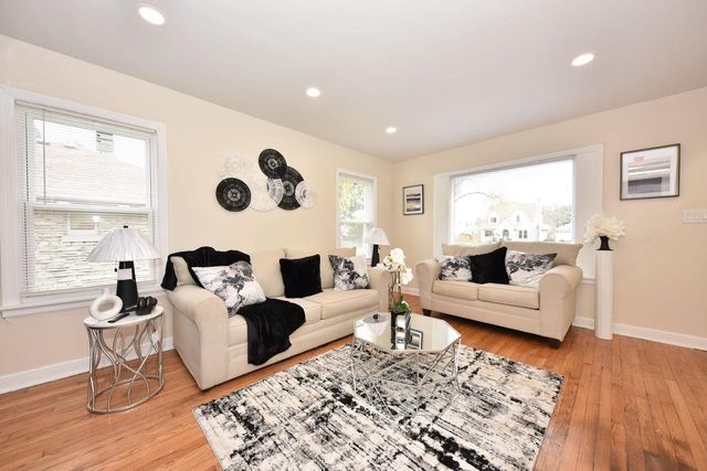 4044 N 44th STREET, Milwaukee, WI 53216