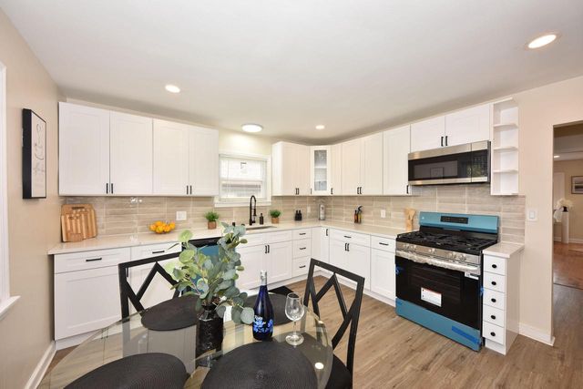 4044 N 44th STREET, Milwaukee, WI 53216