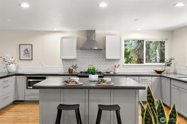 8707 71st Street NW, Gig Harbor, WA 98335