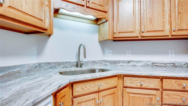 3209 Country Club Lane, Jeffersonville, IN 47130