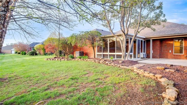 3209 Country Club Lane, Jeffersonville, IN 47130