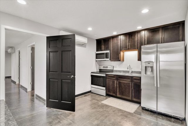 602 2nd Street W, Andalusia, IL 61232