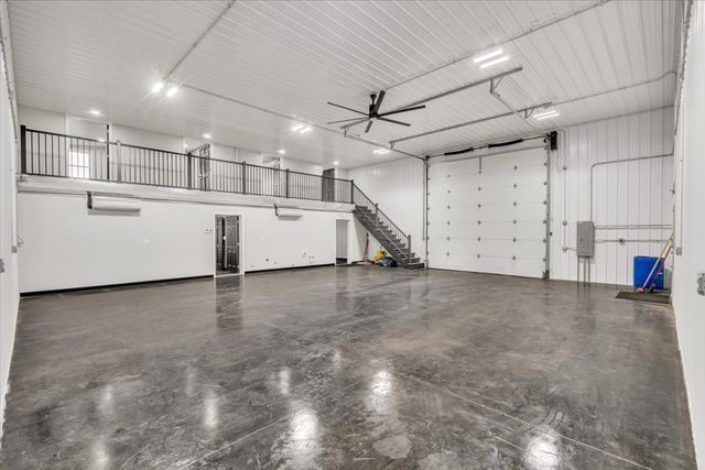 602 2nd Street W, Andalusia, IL 61232