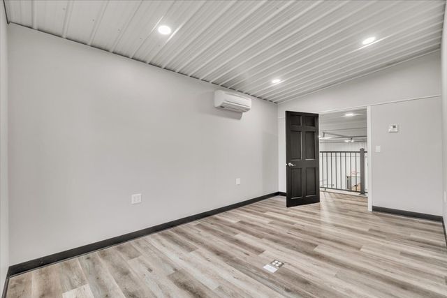 602 2nd Street W, Andalusia, IL 61232