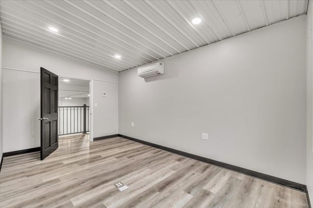 602 2nd Street W, Andalusia, IL 61232