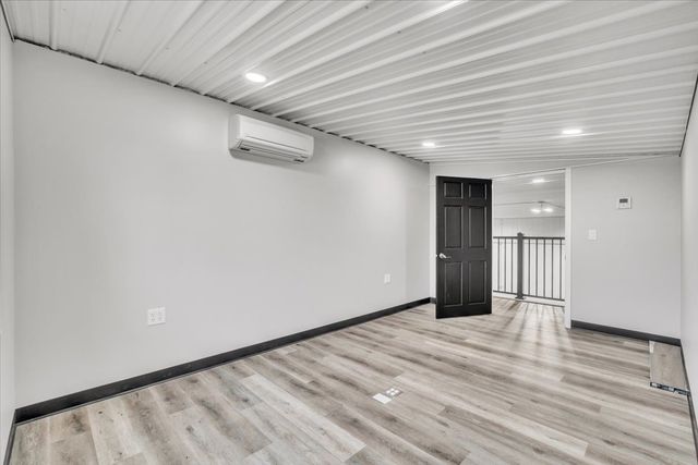 602 2nd Street W, Andalusia, IL 61232