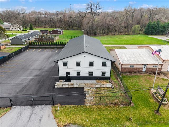 602 2nd Street W, Andalusia, IL 61232