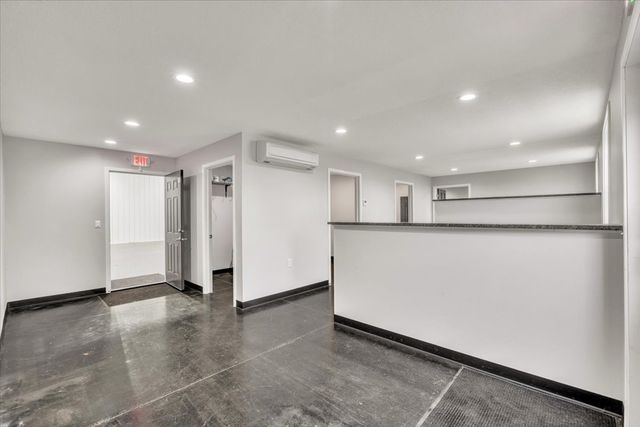 602 2nd Street W, Andalusia, IL 61232