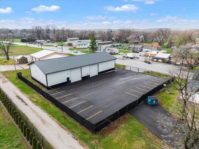 602 2nd Street W, Andalusia, IL 61232