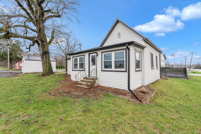 602 2nd Street W, Andalusia, IL 61232