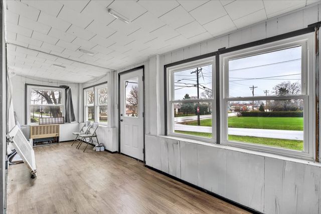 602 2nd Street W, Andalusia, IL 61232