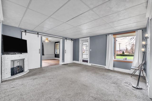 602 2nd Street W, Andalusia, IL 61232