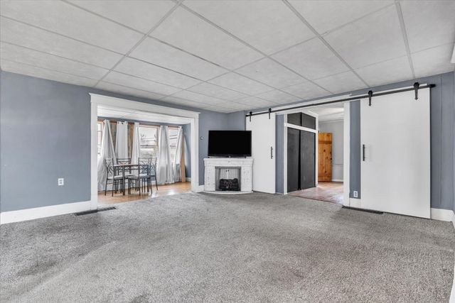 602 2nd Street W, Andalusia, IL 61232