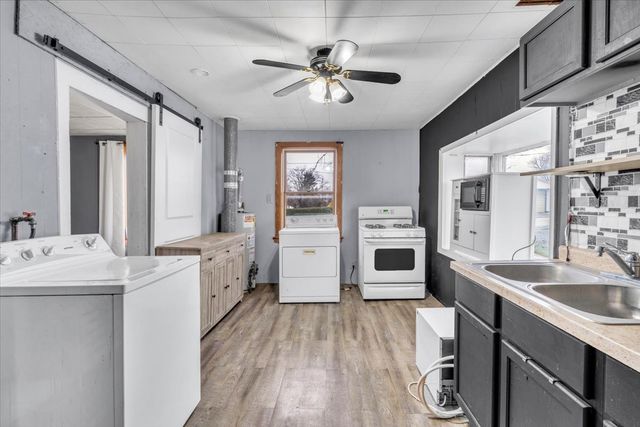 602 2nd Street W, Andalusia, IL 61232