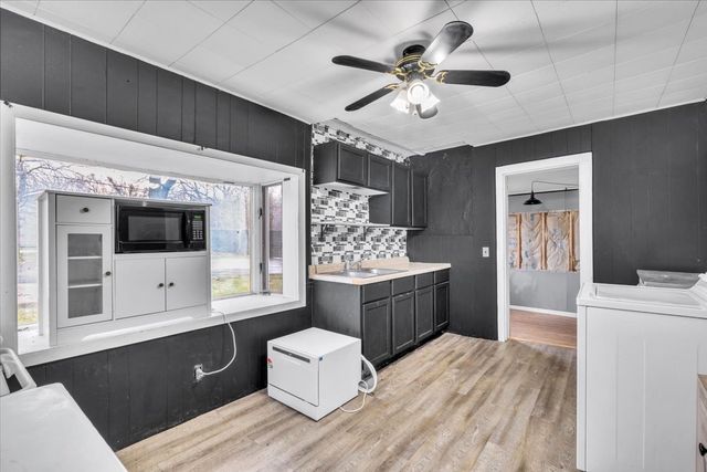 602 2nd Street W, Andalusia, IL 61232