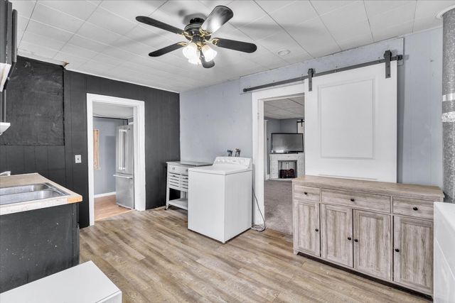 602 2nd Street W, Andalusia, IL 61232