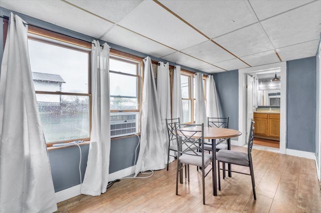 602 2nd Street W, Andalusia, IL 61232