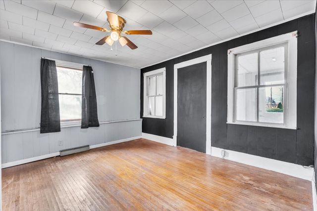 602 2nd Street W, Andalusia, IL 61232