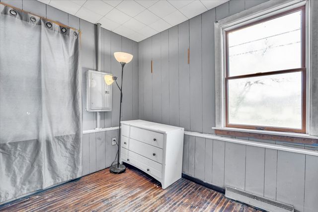 602 2nd Street W, Andalusia, IL 61232