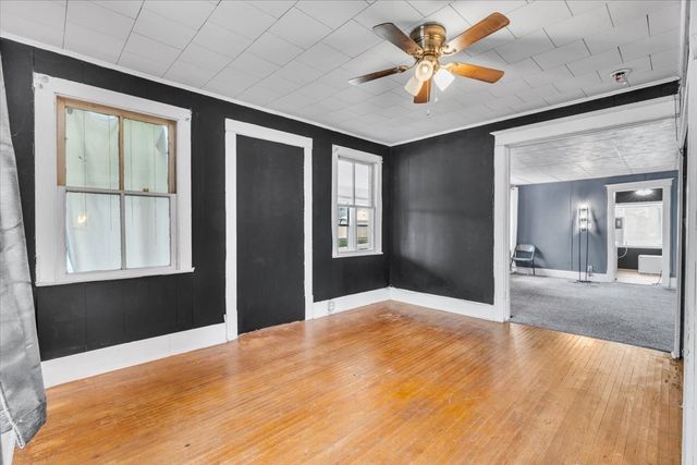 602 2nd Street W, Andalusia, IL 61232