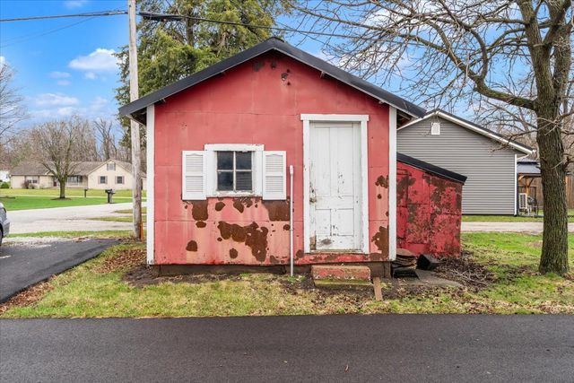 602 2nd Street W, Andalusia, IL 61232