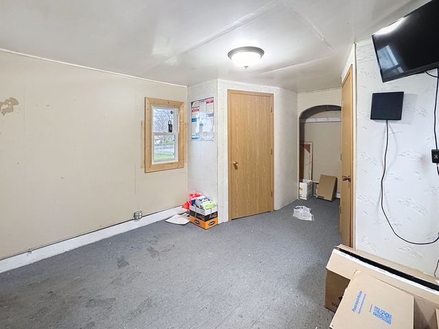 602 2nd Street W, Andalusia, IL 61232