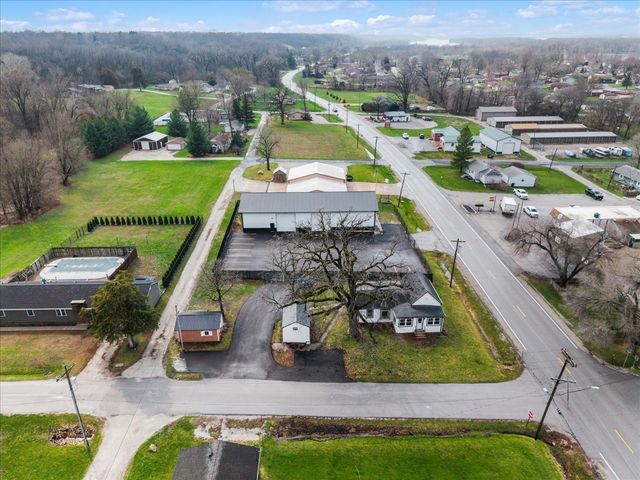 602 2nd Street W, Andalusia, IL 61232